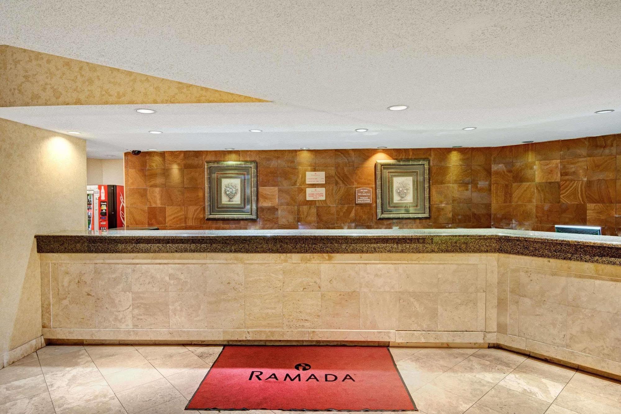 Ramada Overland Park Mission Luaran gambar