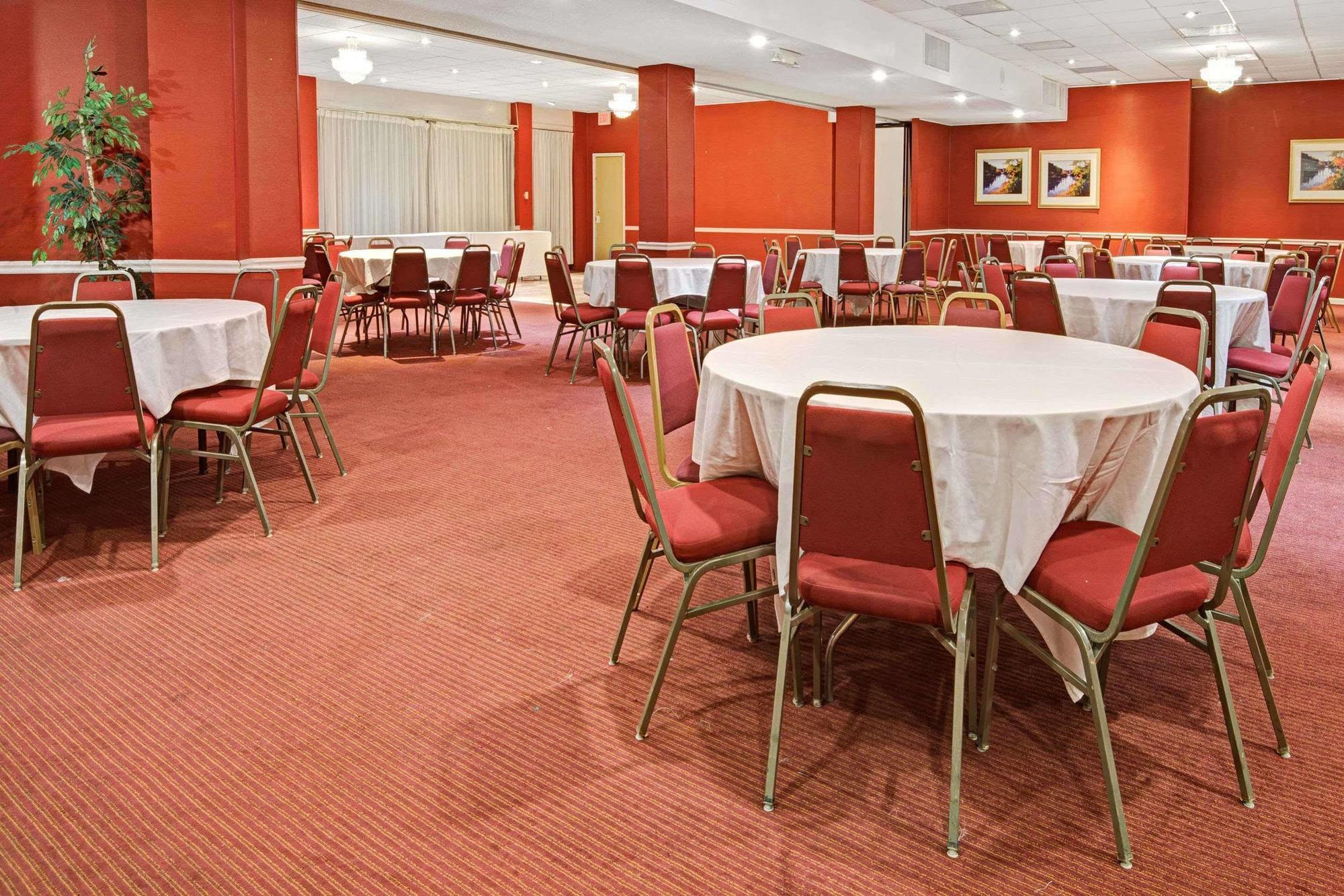 Ramada Overland Park Mission Luaran gambar