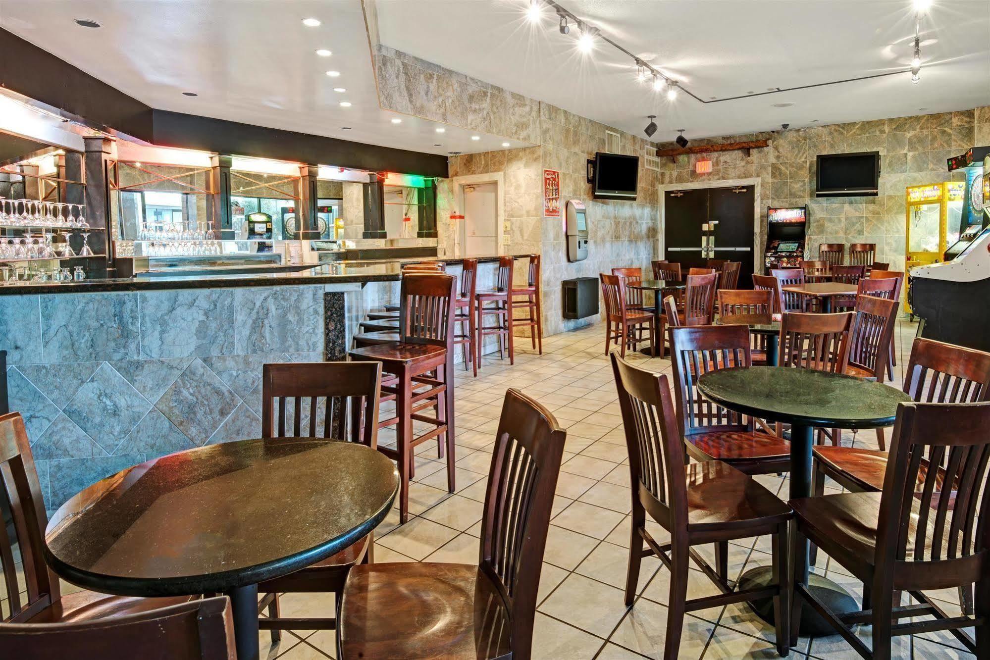 Ramada Overland Park Mission Luaran gambar